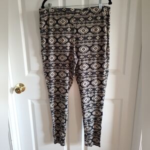 Torrid Black and White Geometric Print Leggings. Size 3XL. #SW